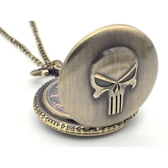 Punisher Skull Pocket Watch – Vintage Look Metal Biker Gothic Keepsake for Men - Picture 2 of 11
